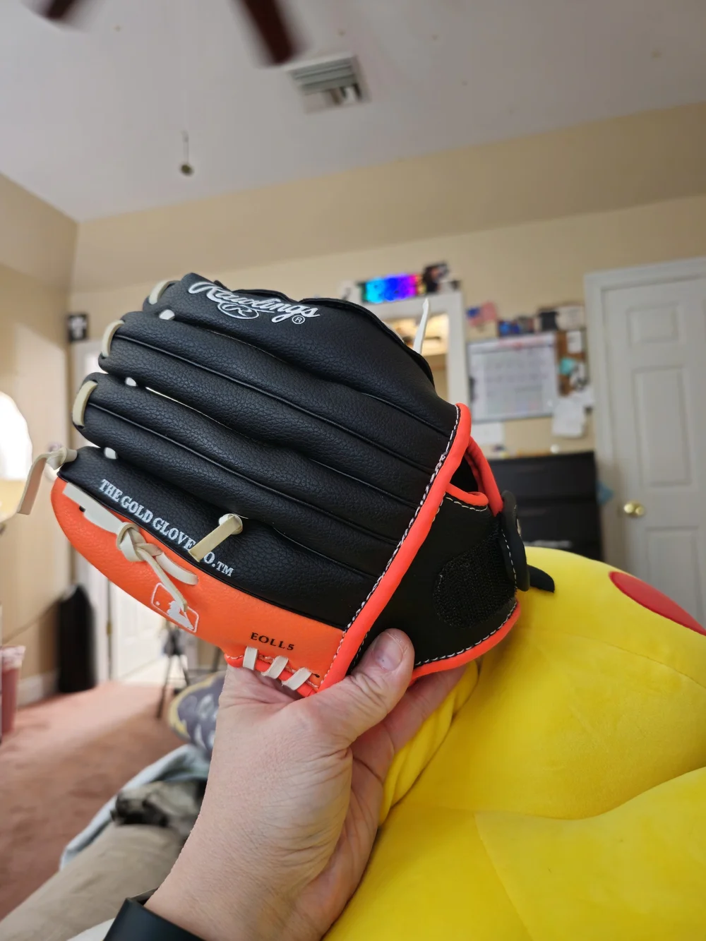 Never Used Rawlings Players Series PL105NO (10 1/2-inch youth glove) (NWOT)